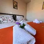 Seaview Apartments Junis